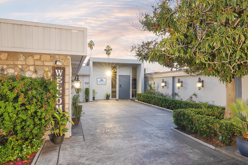 WATERMAN CANYON POST ACUTE nursing home in SAN BERNARDINO, CA - Photo 3 of 10