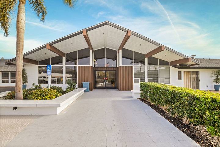CAPISTRANO BEACH CARE CENTER nursing home in DANA POINT, CA - Photo 2 of 5