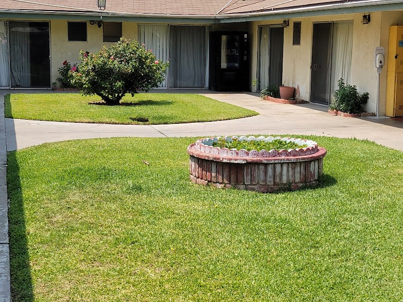 PASADENA GROVE HEALTH CENTER nursing home in PASADENA, CA - Photo 4 of 5