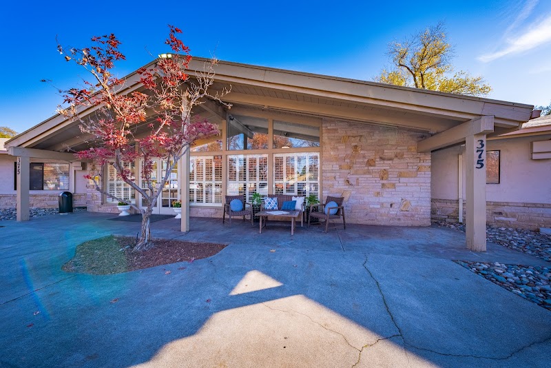 OAKWOOD HEALTHCARE CENTER nursing home in CHICO, CA - Photo 3 of 5