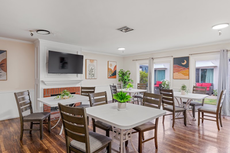 YORK HEALTHCARE & WELLNESS CENTRE nursing home in LOS ANGELES, CA - Photo 5 of 5