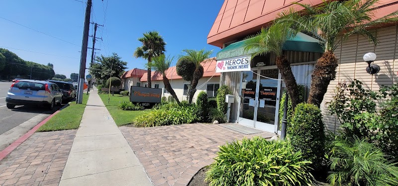 HEALTHCARE CENTER OF ORANGE COUNTY nursing home in BUENA PARK, CA - Photo 2 of 5