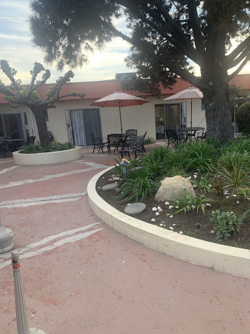 HEALTHCARE CENTER OF ORANGE COUNTY nursing home in BUENA PARK, CA - Photo 3 of 5