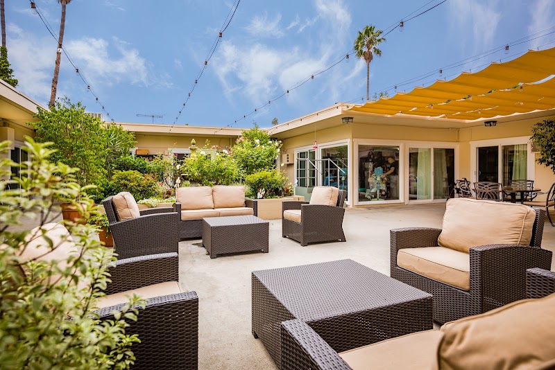 BRENTWOOD HEALTH CARE CENTER nursing home in SANTA MONICA, CA - Photo 4 of 5