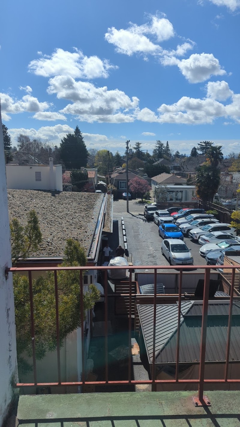 KYAKAMEENA CARE CENTER nursing home in BERKELEY, CA - Photo 4 of 5