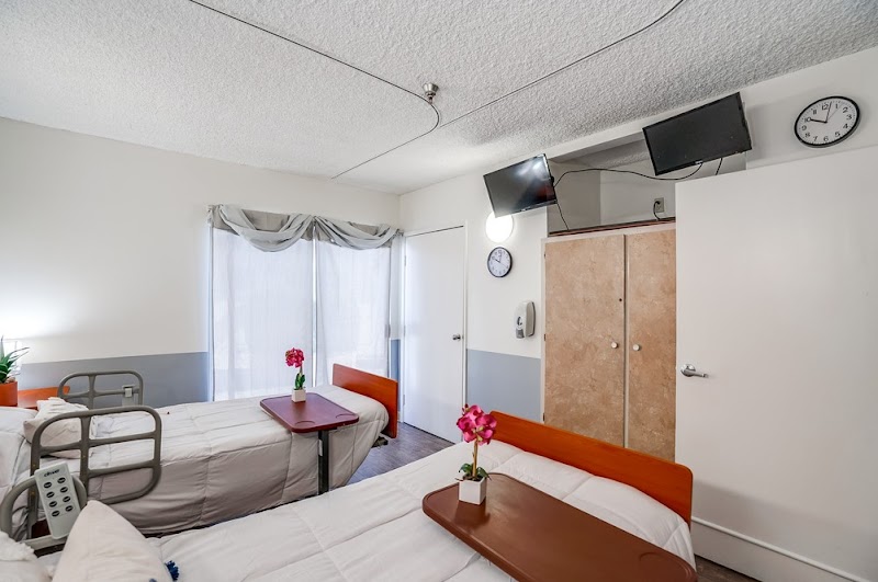 SANTA CLARITA POST-ACUTE CARE CENTER nursing home in NEWHALL, CA - Photo 5 of 5