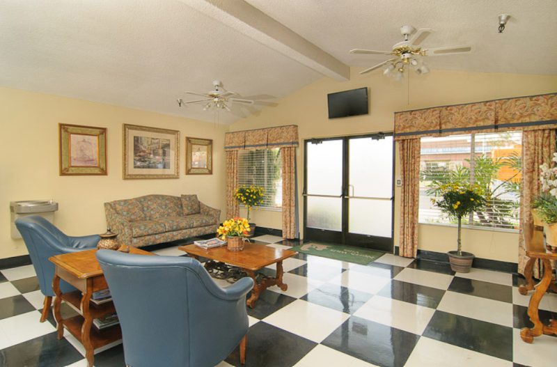 COTTAGE CREST POST ACUTE nursing home in NORWALK, CA - Photo 4 of 5