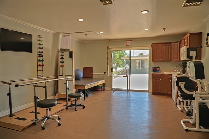 CHAPMAN CARE CENTER nursing home in GARDEN GROVE, CA - Photo 4 of 10