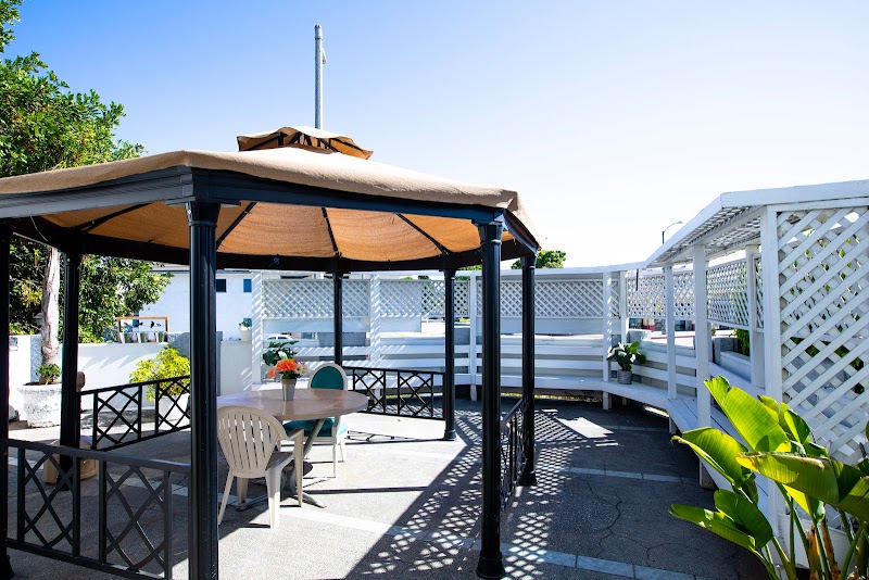 ROYAL GARDENS HEALTHCARE nursing home in ALHAMBRA, CA - Photo 4 of 5