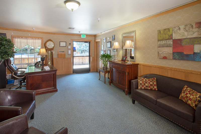 REDWOOD COVE HEALTHCARE CENTER nursing home in UKIAH, CA - Photo 5 of 5