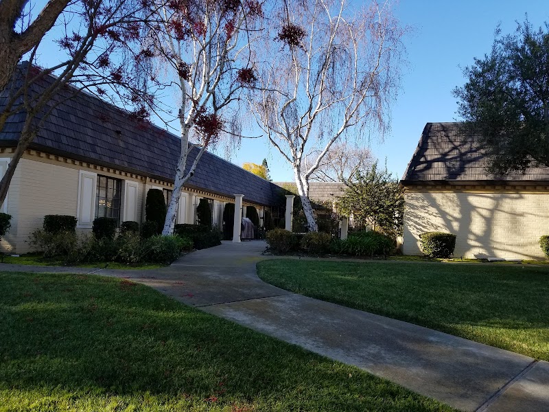 PLUM TREE CARE CENTER nursing home in SAN JOSE, CA - Photo 4 of 10