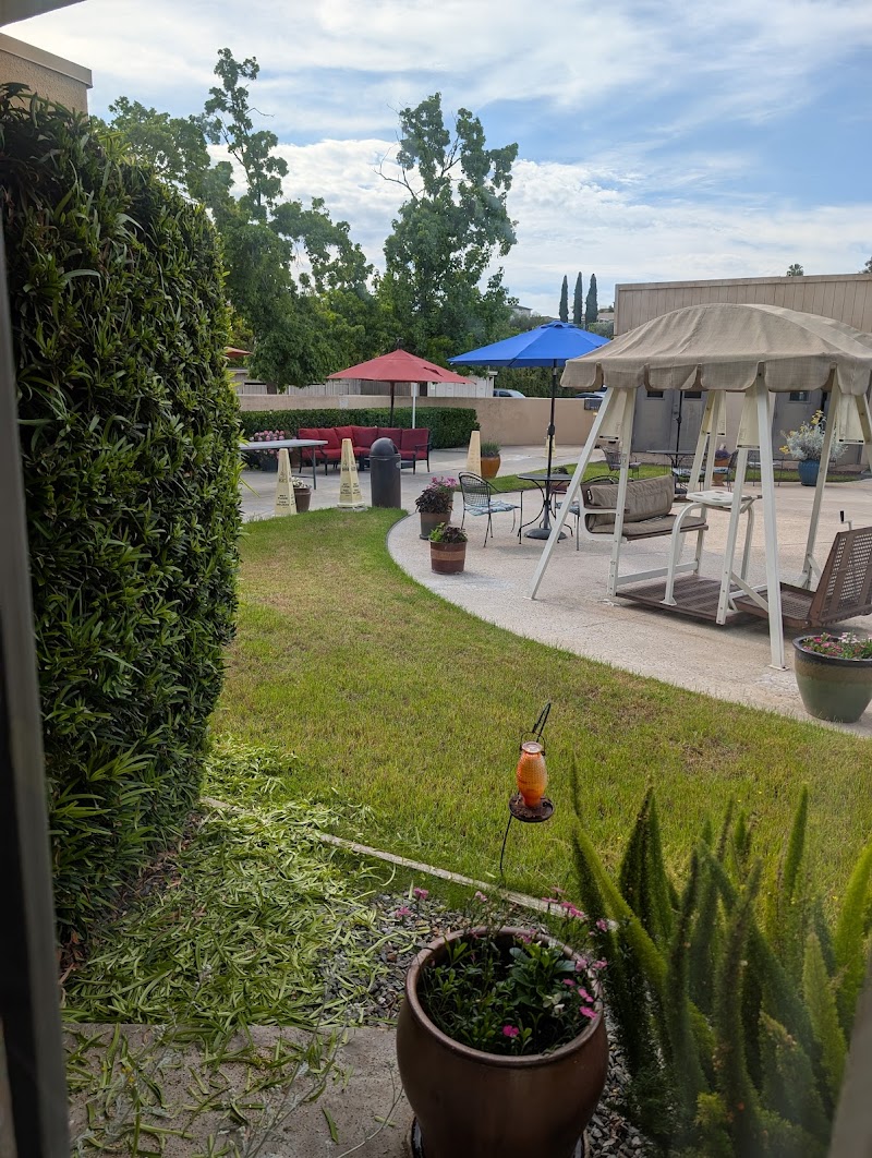 COUNTRY MANOR LA MESA HEALTHCARE CENTER nursing home in LA MESA, CA - Photo 5 of 6