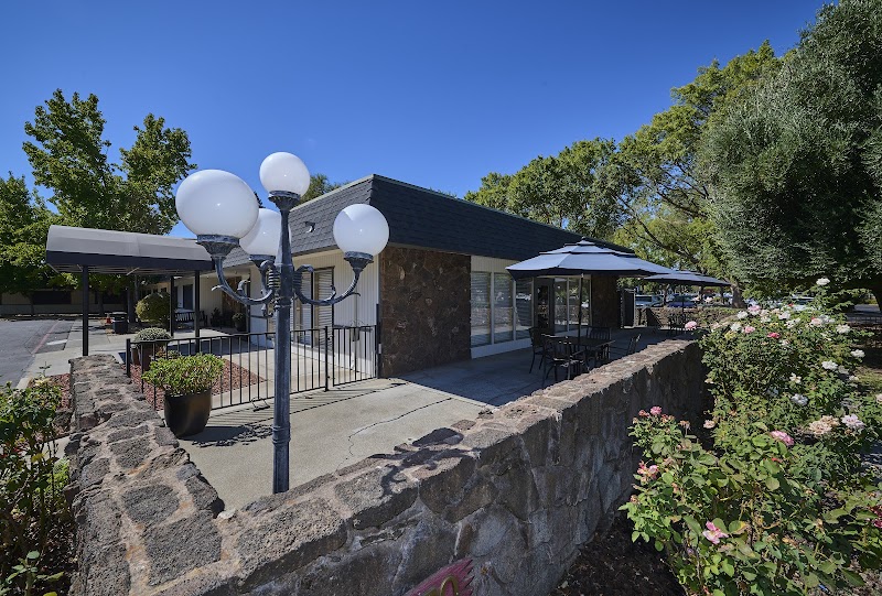COURTYARD HEALTH CARE CENTER nursing home in DAVIS, CA - Photo 4 of 5
