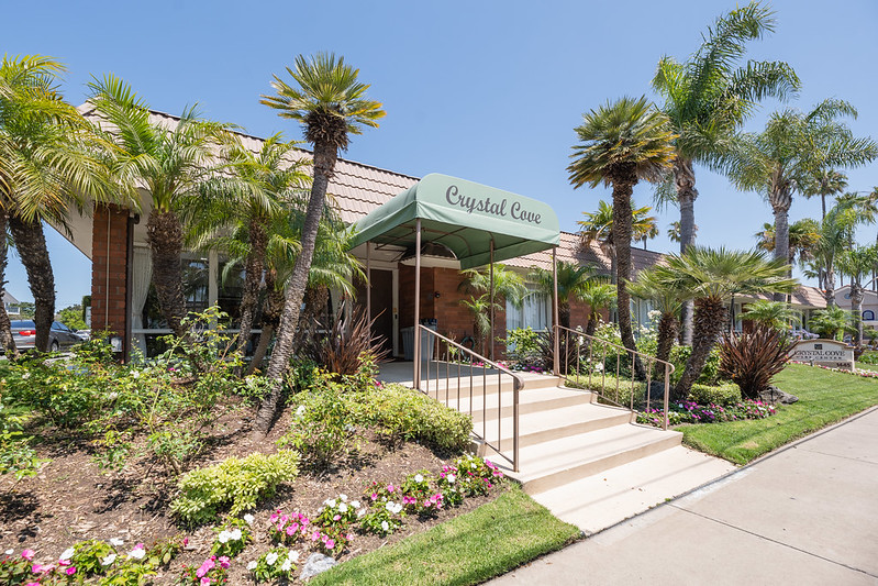 CRYSTAL COVE CARE CENTER nursing home in NEWPORT BEACH, CA - Photo 3 of 5