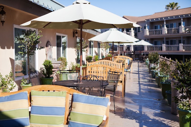 CRYSTAL COVE CARE CENTER nursing home in NEWPORT BEACH, CA - Photo 5 of 5