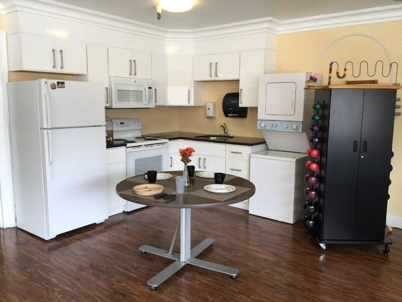 La Crescenta Healthcare Center nursing home in LA CRESCENTA, CA - Photo 5 of 5