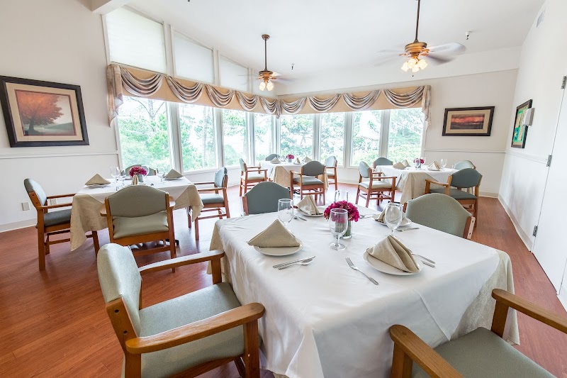 WINDSOR MONTEREY CARE CENTER nursing home in MONTEREY, CA - Photo 4 of 5