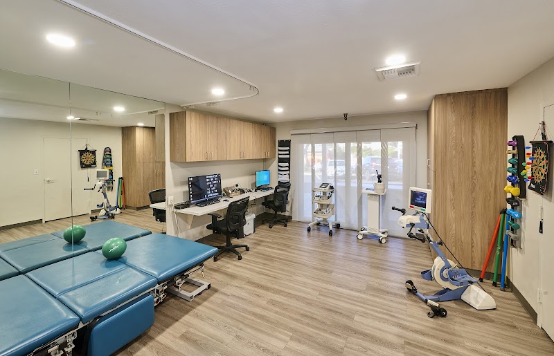 BROOKFIELD HEALTHCARE CENTER nursing home in DOWNEY, CA - Photo 3 of 10