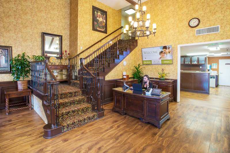 HIGHLAND PALMS HEALTHCARE CENTER nursing home in HIGHLAND, CA - Photo 5 of 10