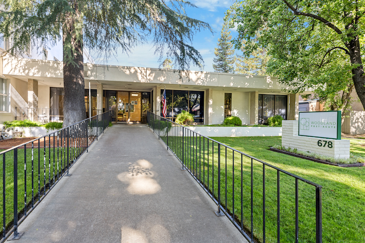 WOODLAND POST-ACUTE nursing home in WOODLAND, CA - Photo 2 of 3