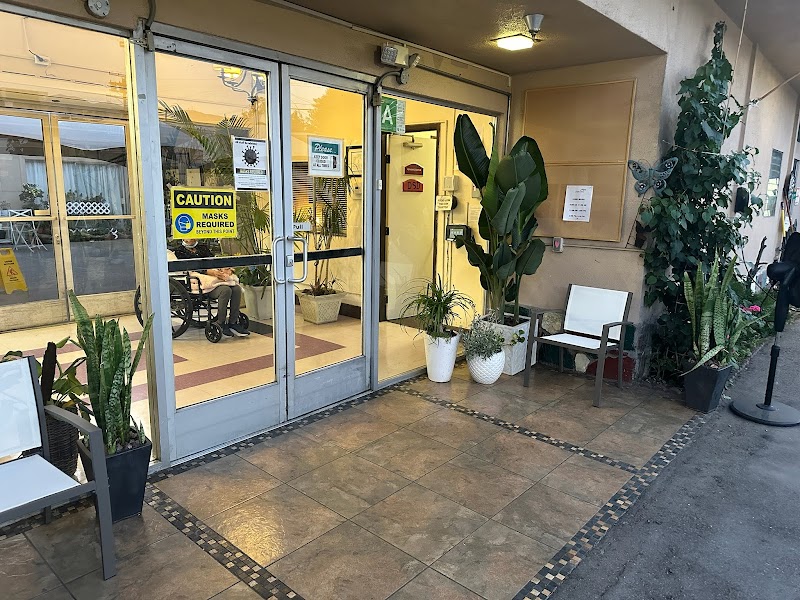 GRIFFITH PARK HEALTHCARE CENTER nursing home in GLENDALE, CA - Photo 2 of 5