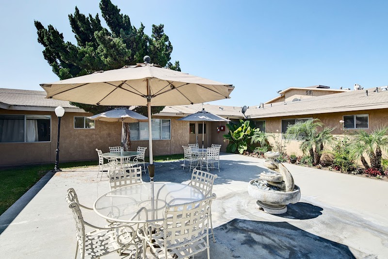 IMPERIAL HEALTHCARE CENTER nursing home in LA MIRADA, CA - Photo 3 of 5