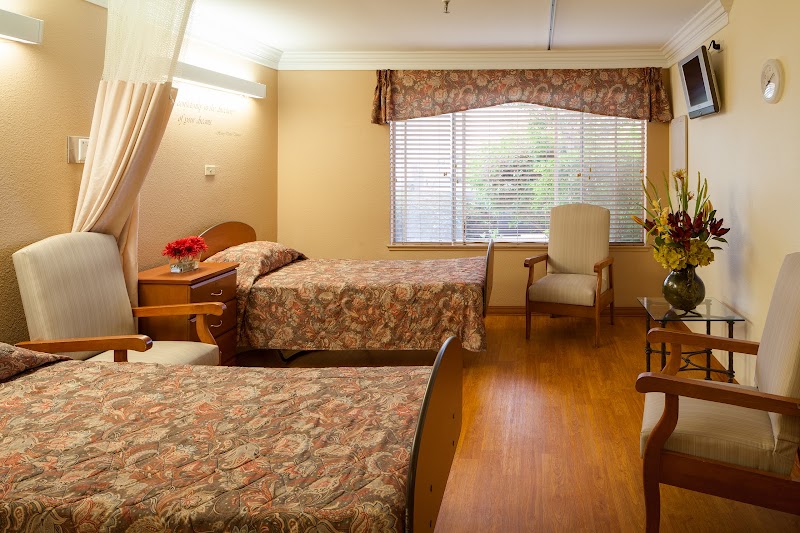 WASHINGTON CENTER nursing home in SAN LEANDRO, CA - Photo 4 of 7