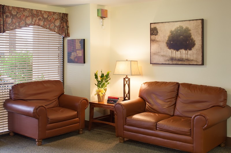 WASHINGTON CENTER nursing home in SAN LEANDRO, CA - Photo 5 of 7