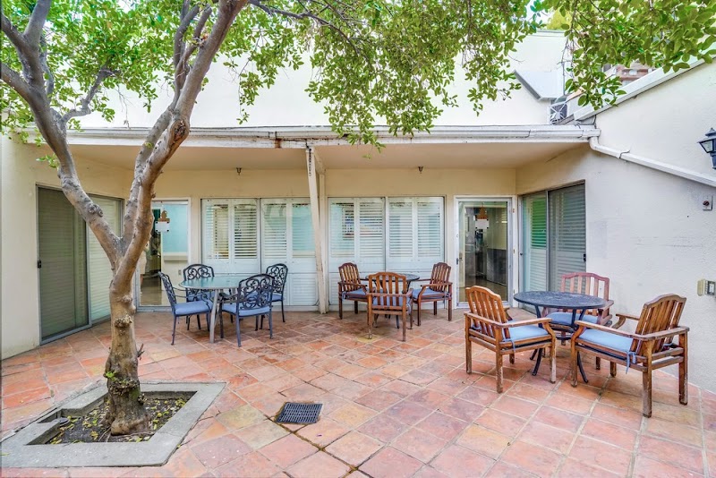 THE MEADOWS POST ACUTE nursing home in PANORAMA CITY, CA - Photo 2 of 10