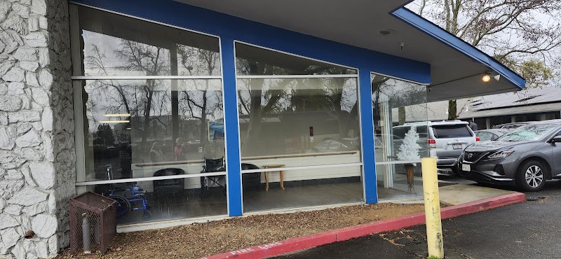 COLLEGE OAK NURSING & REHABILITATION CENTER nursing home in SACRAMENTO, CA - Photo 4 of 10