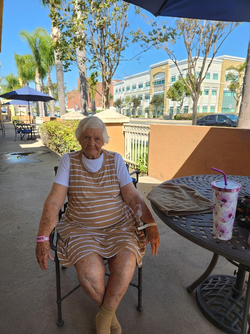 ALAMITOS WEST HEALTH & REHABILITATION nursing home in LOS ALAMITOS, CA - Photo 4 of 5