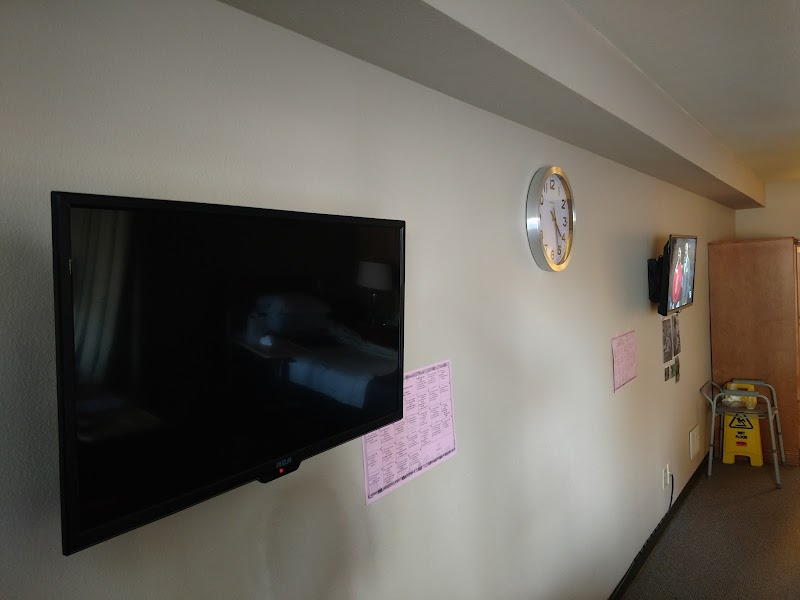 MARQUIS CARE AT SHASTA nursing home in REDDING, CA - Photo 3 of 5