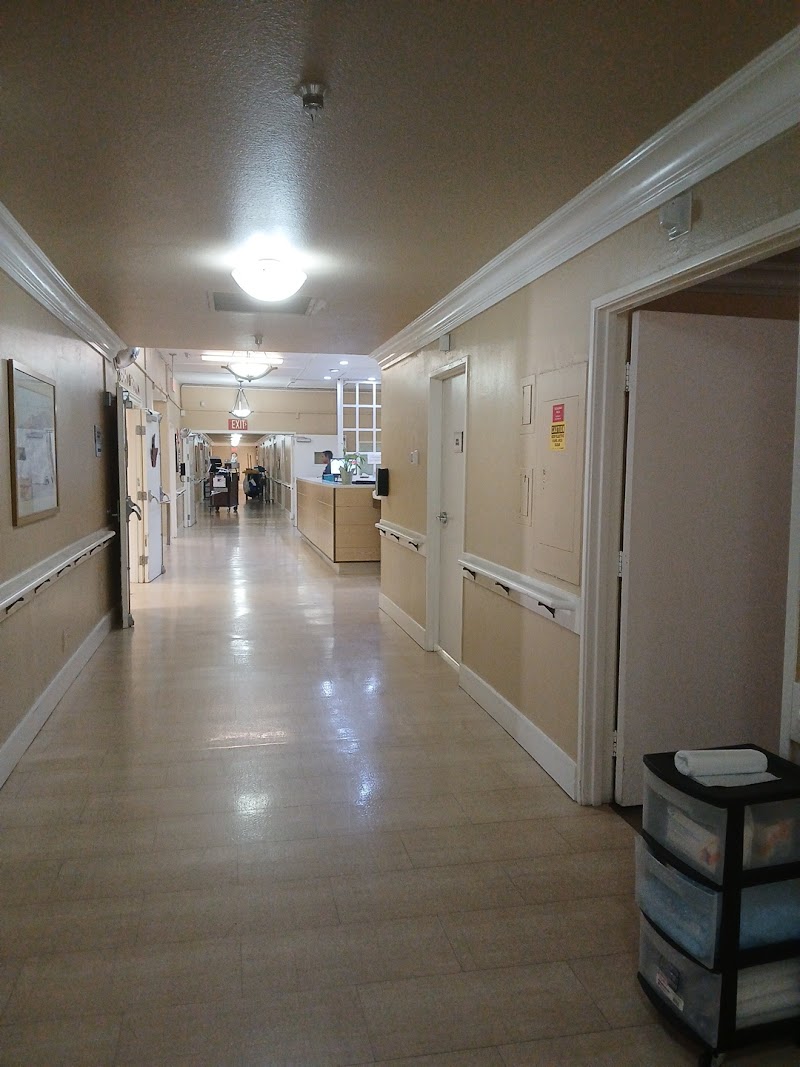 PALM SPRINGS HEALTHCARE & REHABILITATION CENTER nursing home in PALM SPRINGS, CA - Photo 4 of 5