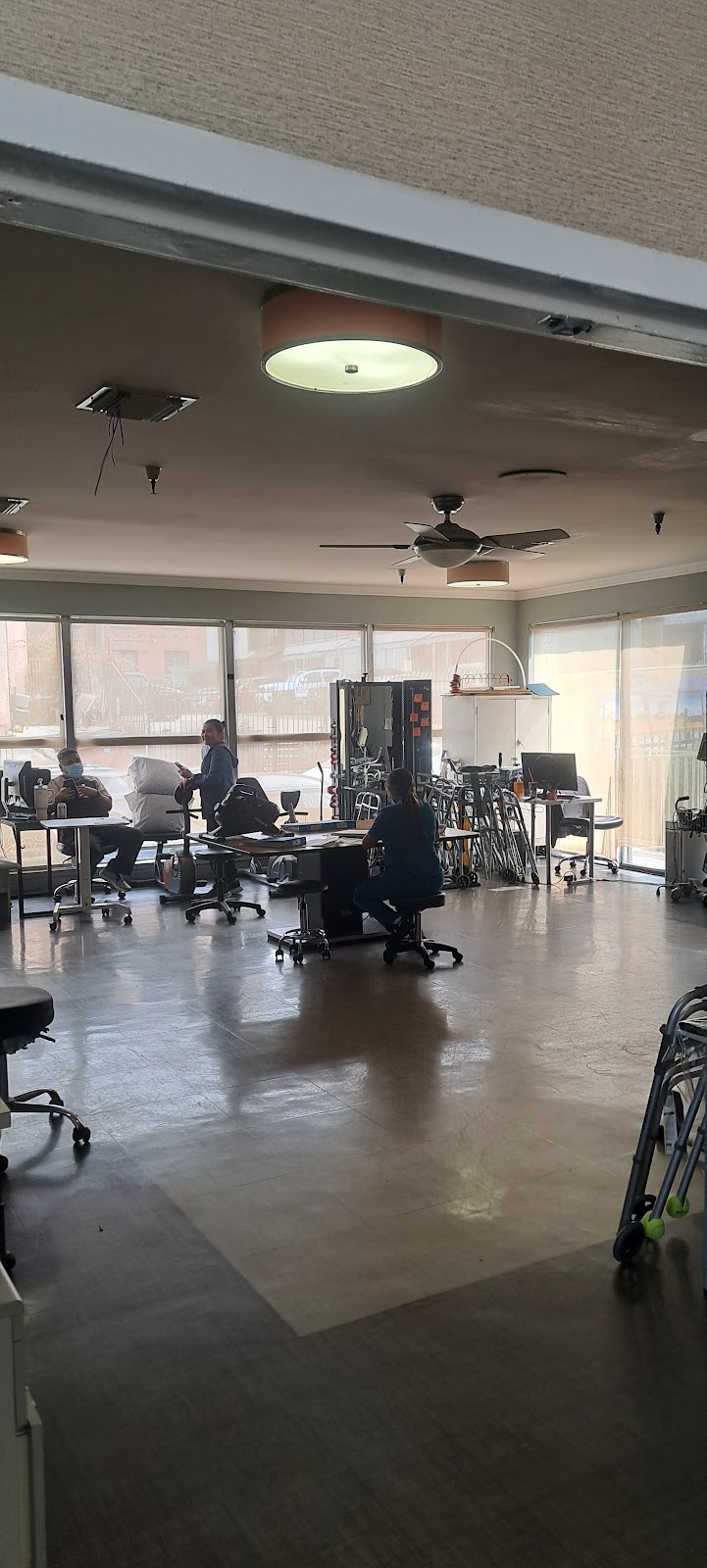 GRAND PARK CONVALESCENT HOSPITAL nursing home in LOS ANGELES, CA - Photo 3 of 5