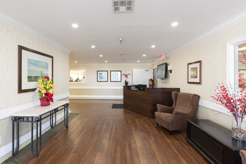 MISSION PALMS HEALTHCARE CENTER nursing home in WESTMINSTER, CA - Photo 4 of 10