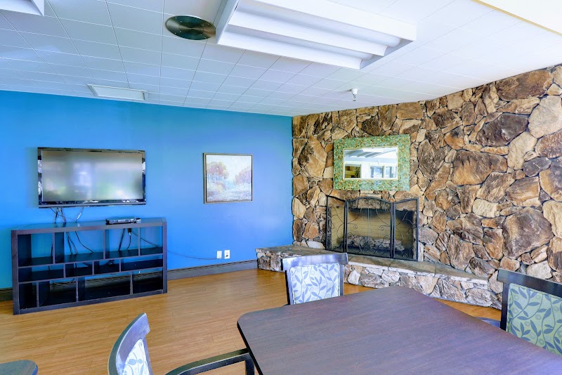 GOLDEN MODESTO CARE CENTER nursing home in MODESTO, CA - Photo 4 of 5