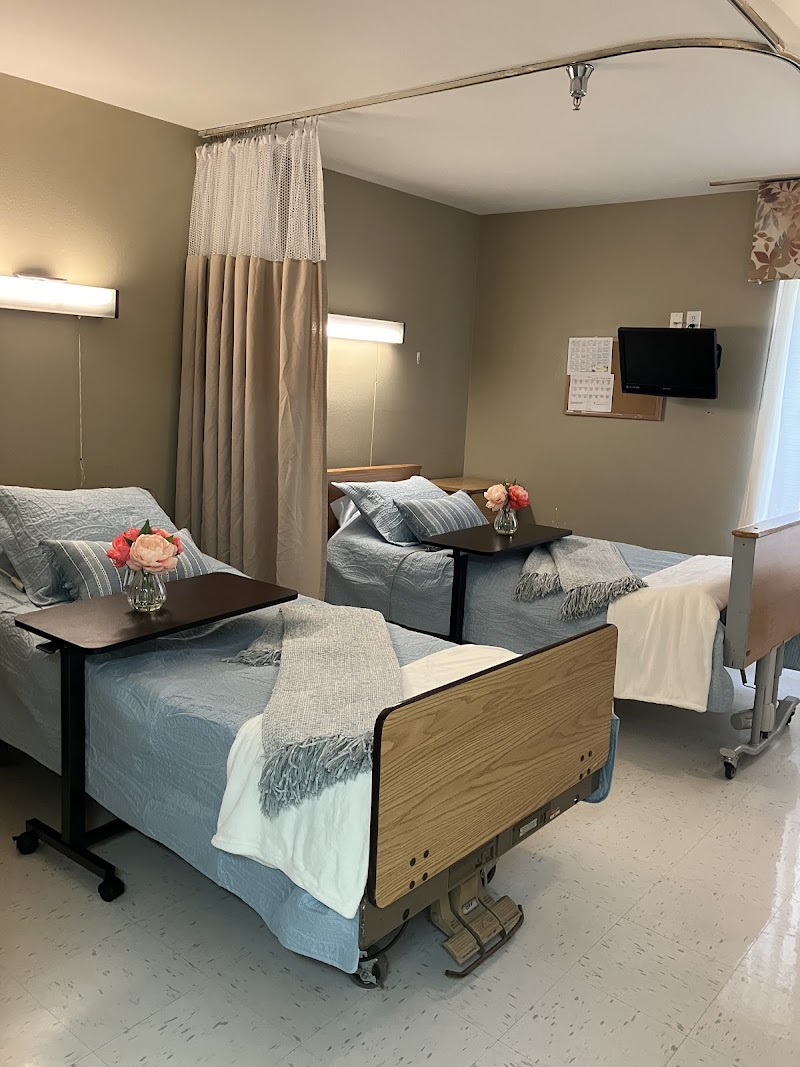 WINDSOR CYPRESS GARDENS nursing home in RIVERSIDE, CA - Photo 3 of 5