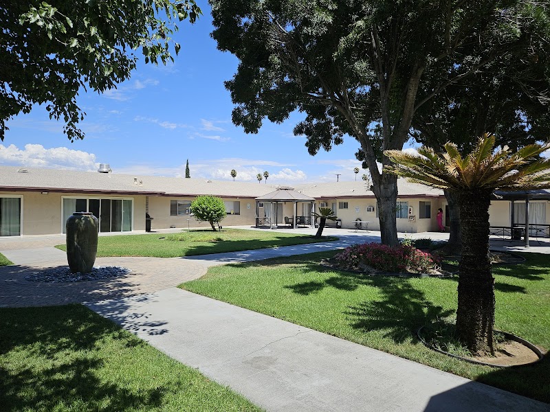 WINDSOR CYPRESS GARDENS nursing home in RIVERSIDE, CA - Photo 4 of 5