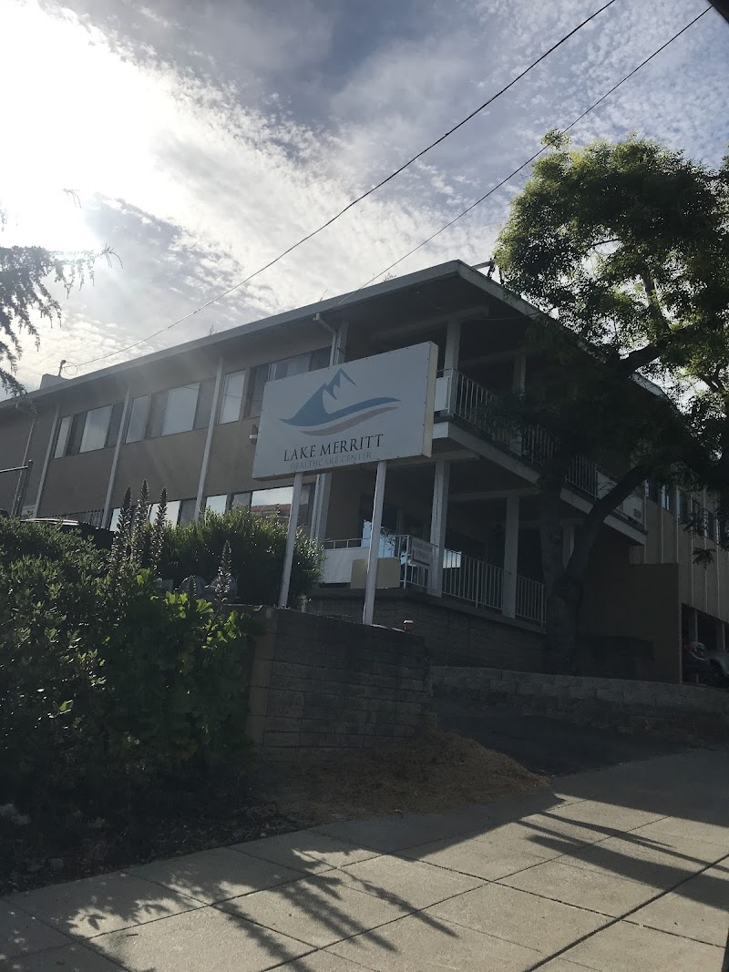 LAKE MERRITT HEALTHCARE CENTER LLC nursing home in OAKLAND, CA - Photo 2 of 3