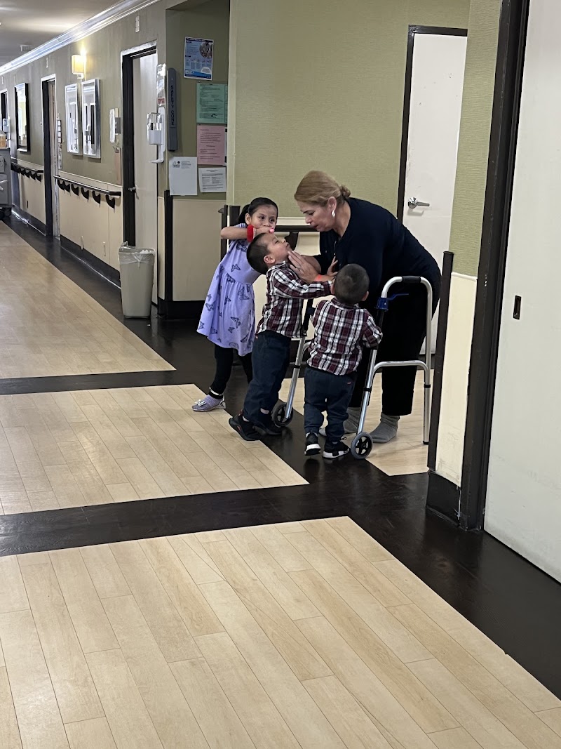 MESA VERDE POST ACUTE CARE CENTER nursing home in COSTA MESA, CA - Photo 4 of 5