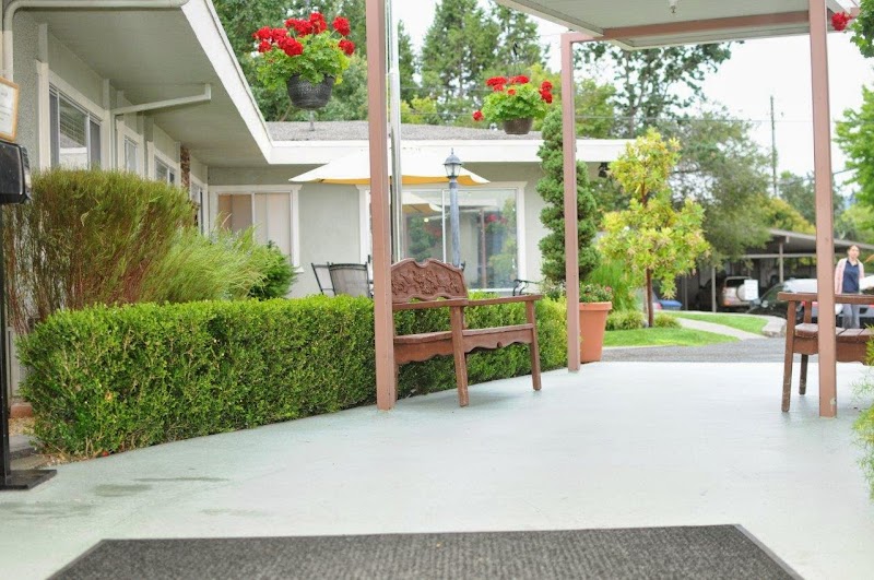 SUMMERFIELD HEALTH CARE CENTER nursing home in SANTA ROSA, CA - Photo 2 of 8