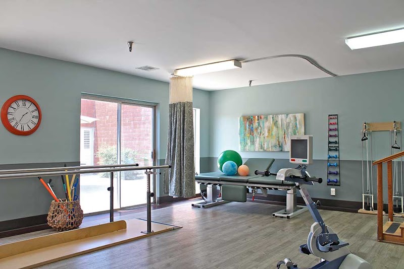 THE REHABILITATION CENTER OF NORTH HILLS nursing home in NORTH HILLS, CA - Photo 3 of 5