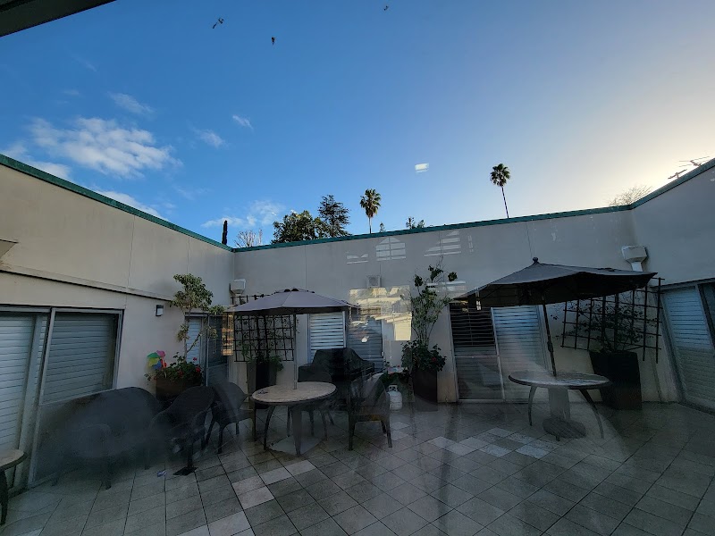 LOS FELIZ HEALTHCARE & WELLNESS CENTER, LP nursing home in LOS ANGELES, CA - Photo 3 of 5