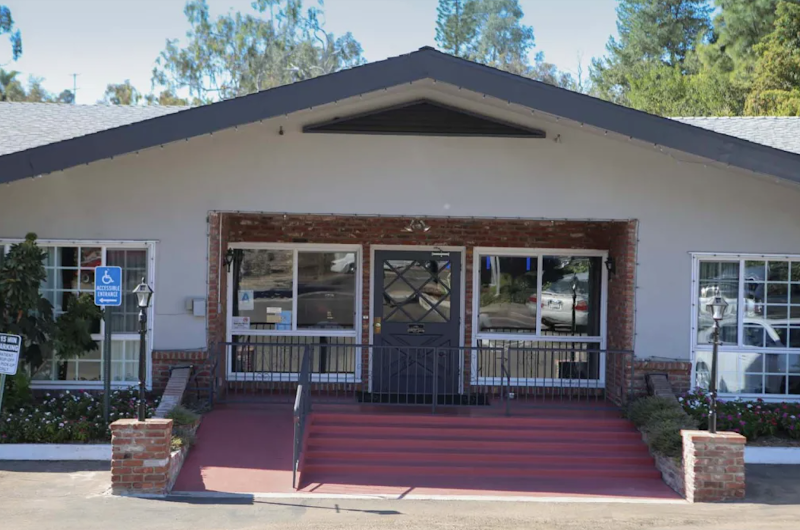 MISSION HILLS POST ACUTE CARE nursing home in SAN DIEGO, CA - Photo 2 of 5