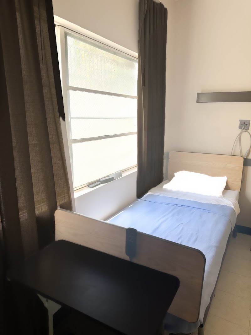 HYDE PARK HEALTHCARE CENTER nursing home in LOS ANGELES, CA - Photo 3 of 5