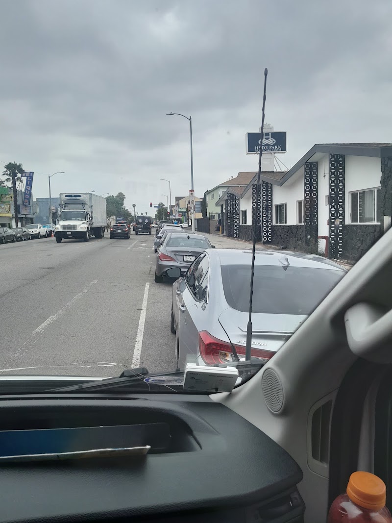 HYDE PARK HEALTHCARE CENTER nursing home in LOS ANGELES, CA - Photo 4 of 5