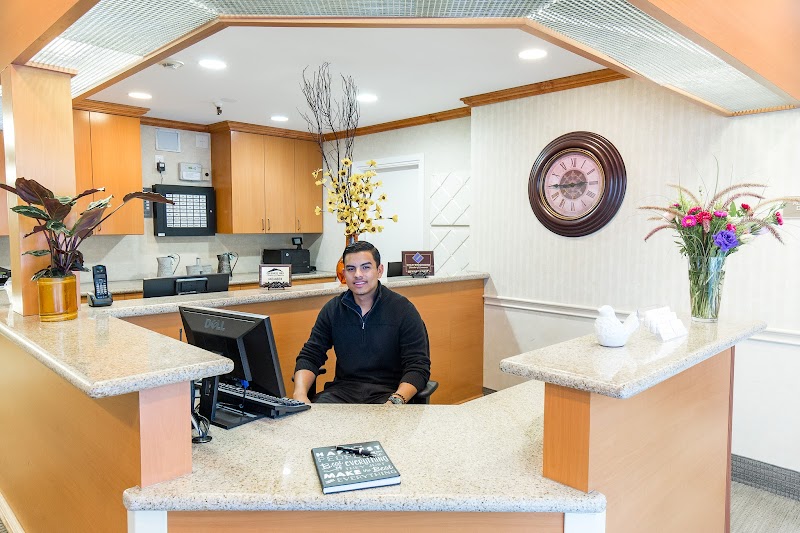 WINDSOR ROSEWOOD CARE CENTER nursing home in PLEASANT HILL, CA - Photo 4 of 10