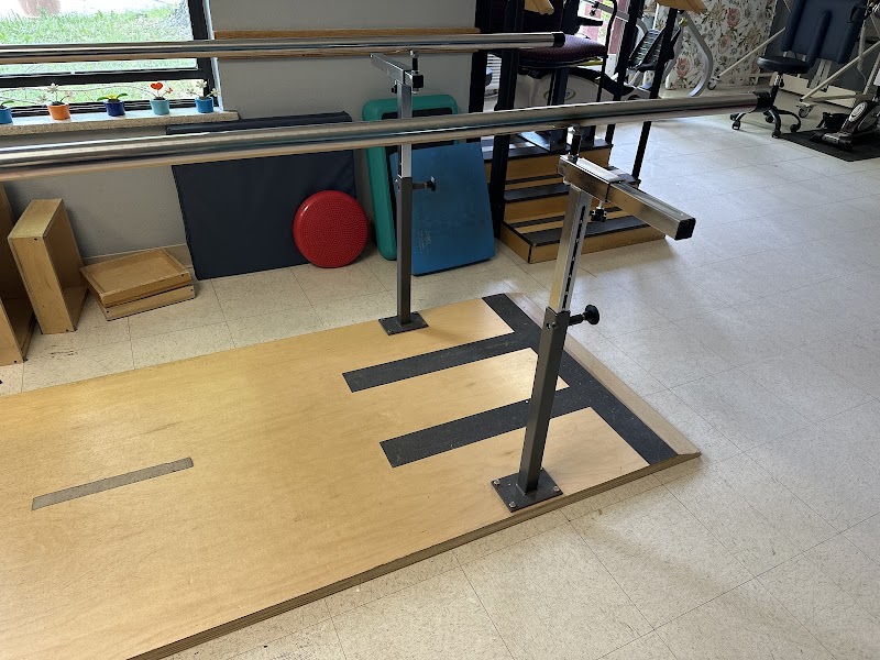 LOWRY HILLS CARE AND REHABILITATION nursing home in AURORA, CO - Photo 4 of 5