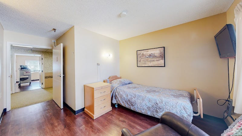 HOLLY HEIGHTS CARE AND REHABILITATION nursing home in DENVER, CO - Photo 5 of 5