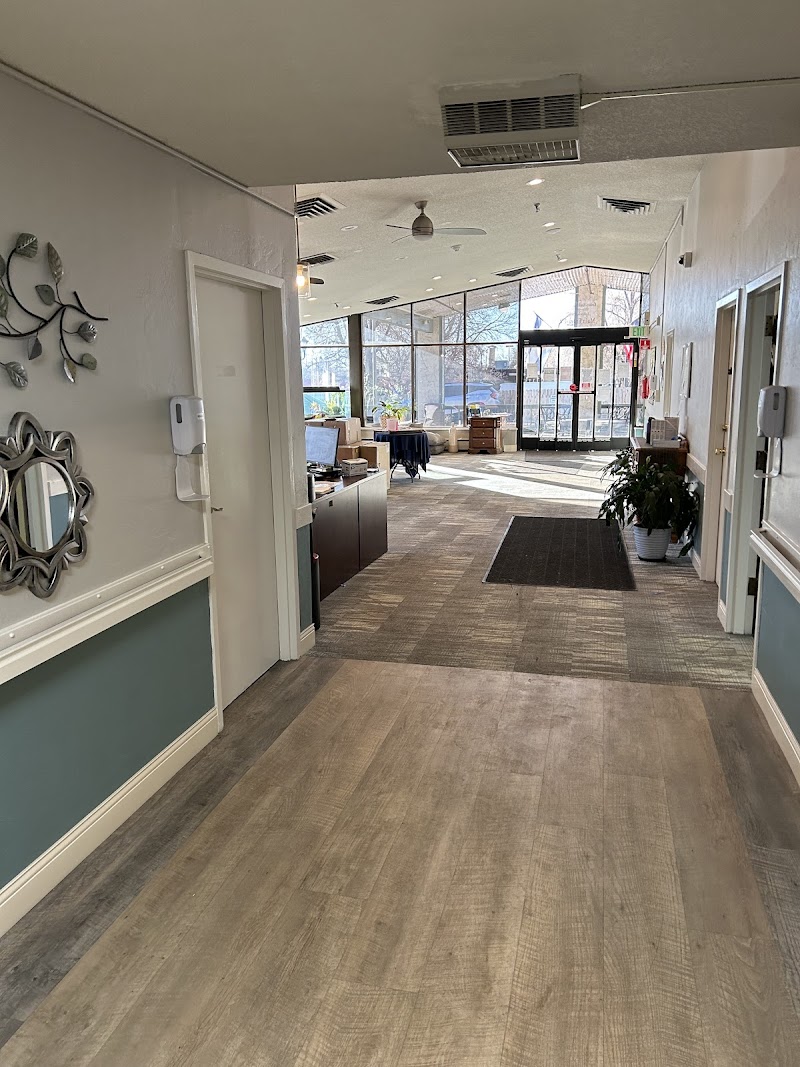 CEDARS HEALTHCARE CENTER nursing home in LAKEWOOD, CO - Photo 2 of 5